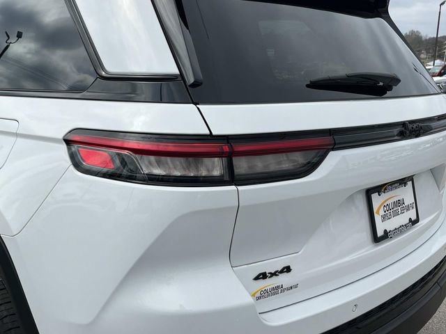 Used 2024 Jeep Grand Cherokee Altitude image 39