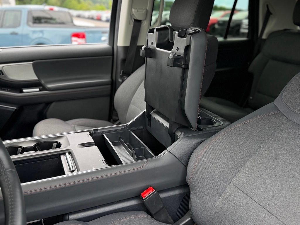 Used 2025 Ford Expedition Active AWD/4WD image 30