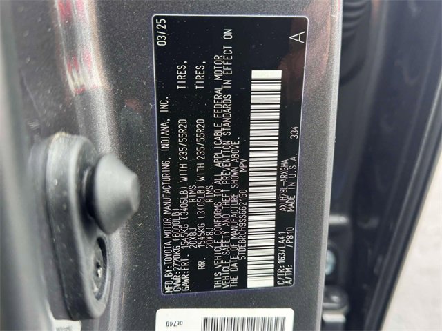 Used 2025 Toyota Highlander Platinum image 18