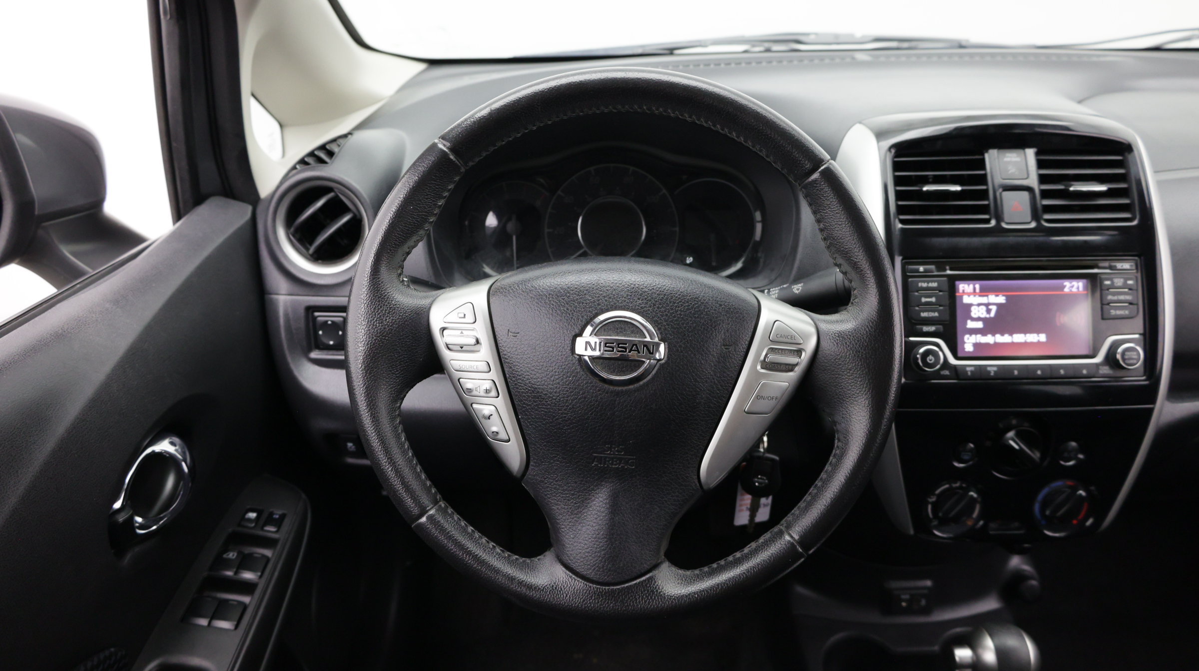 Used 2018 Nissan Versa Note SV FWD image 29