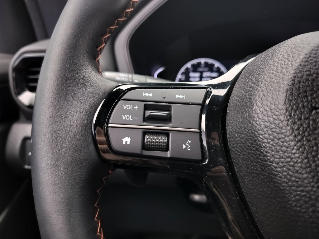 Used 2025 Honda Pilot TrailSport image 14