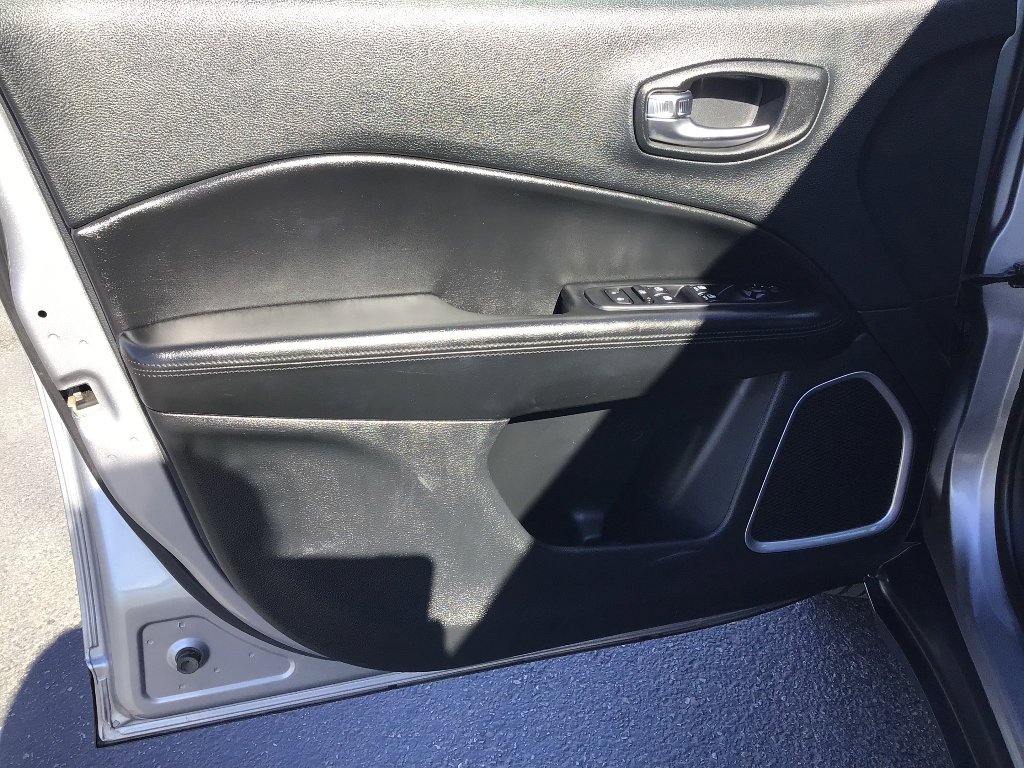 Used 2019 Jeep Compass Altitude image 7