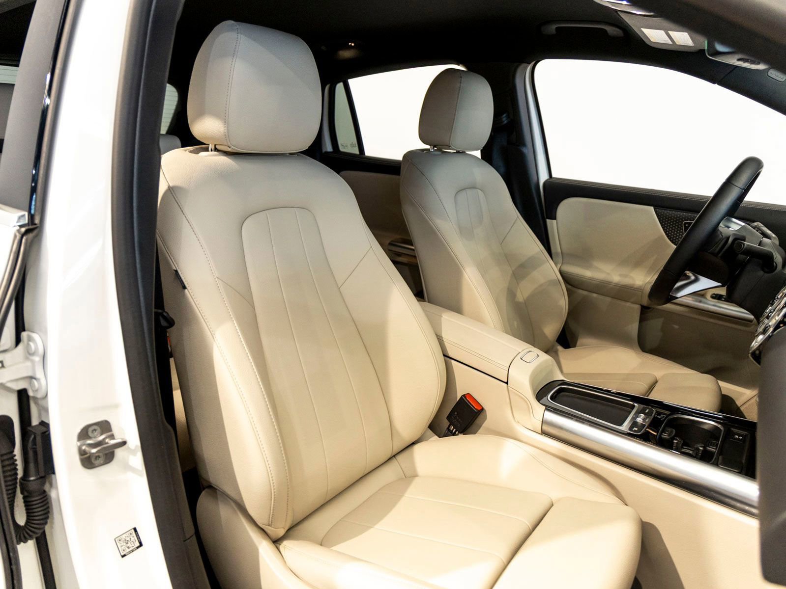 Used 2025 Mercedes-Benz GLA 250 image 27