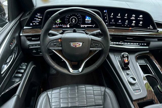 Used 2023 Cadillac Escalade Premium Luxury Platinum image 11