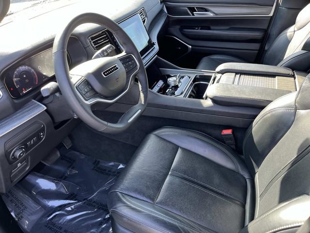 Used 2024 Jeep Wagoneer Series III AWD/4WD image 32