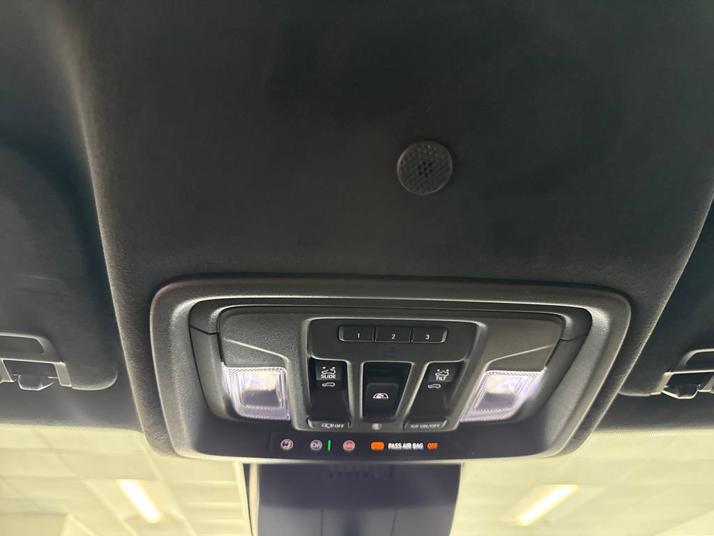 Used 2025 GMC Sierra 2500 AT4X AWD/4WD image 18