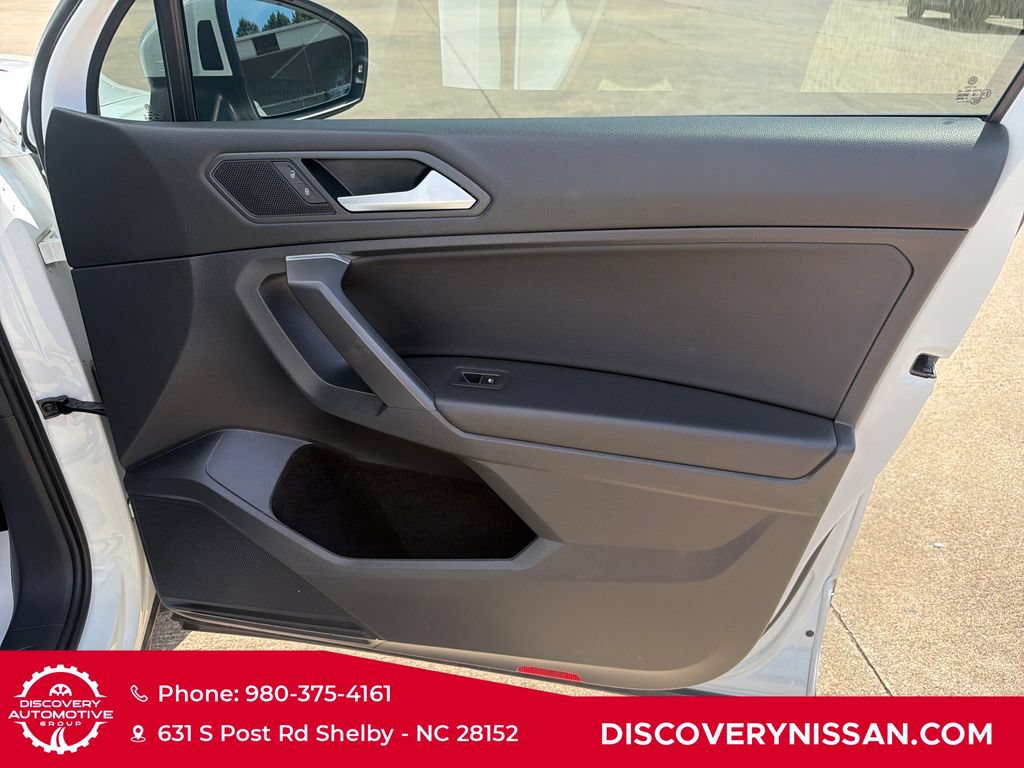 Used 2021 Volkswagen Tiguan SEL AWD/4WD image 38