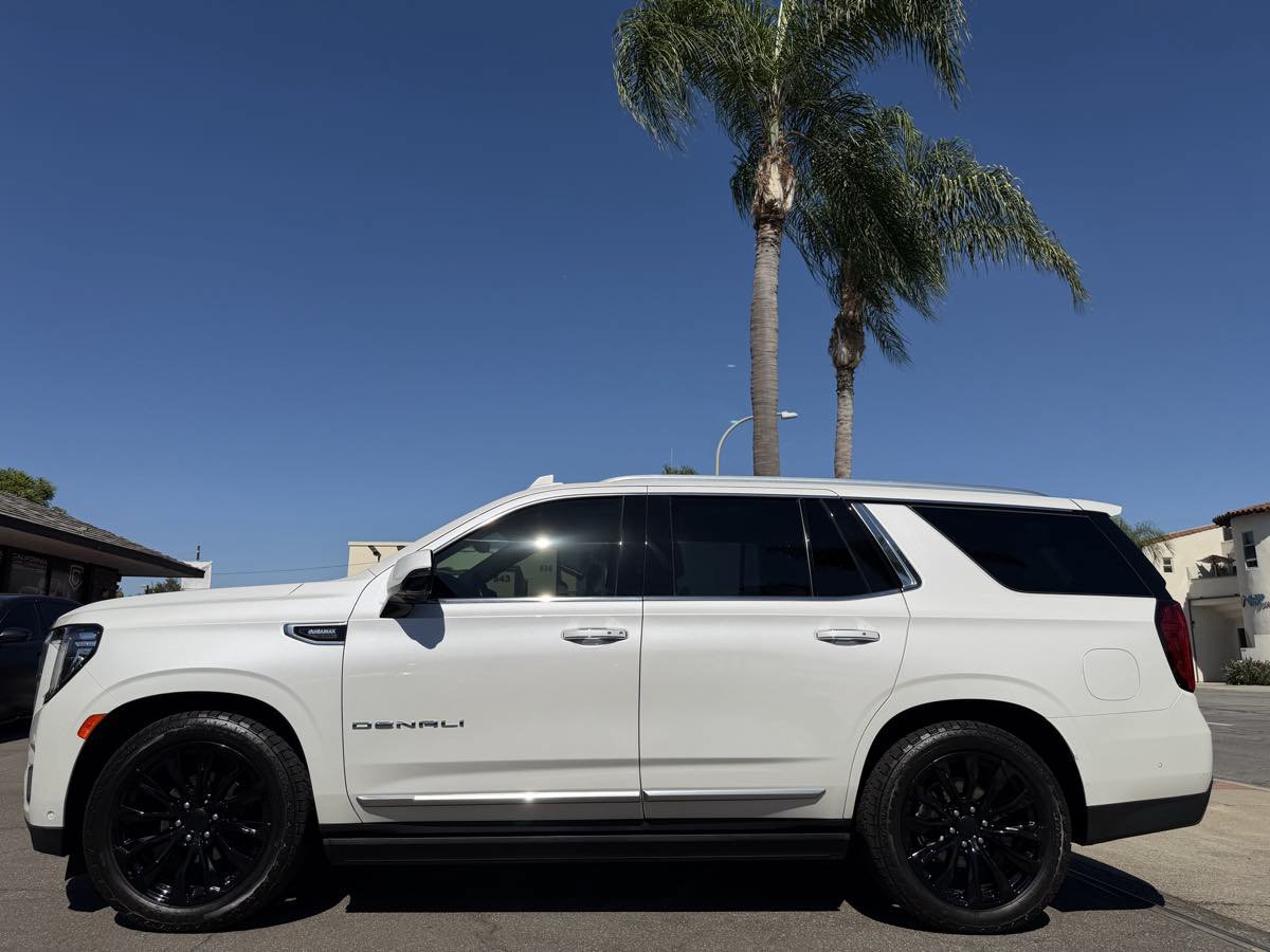 Used 2023 GMC Yukon Denali w/ Denali Reserve Package AWD/4WD image 2
