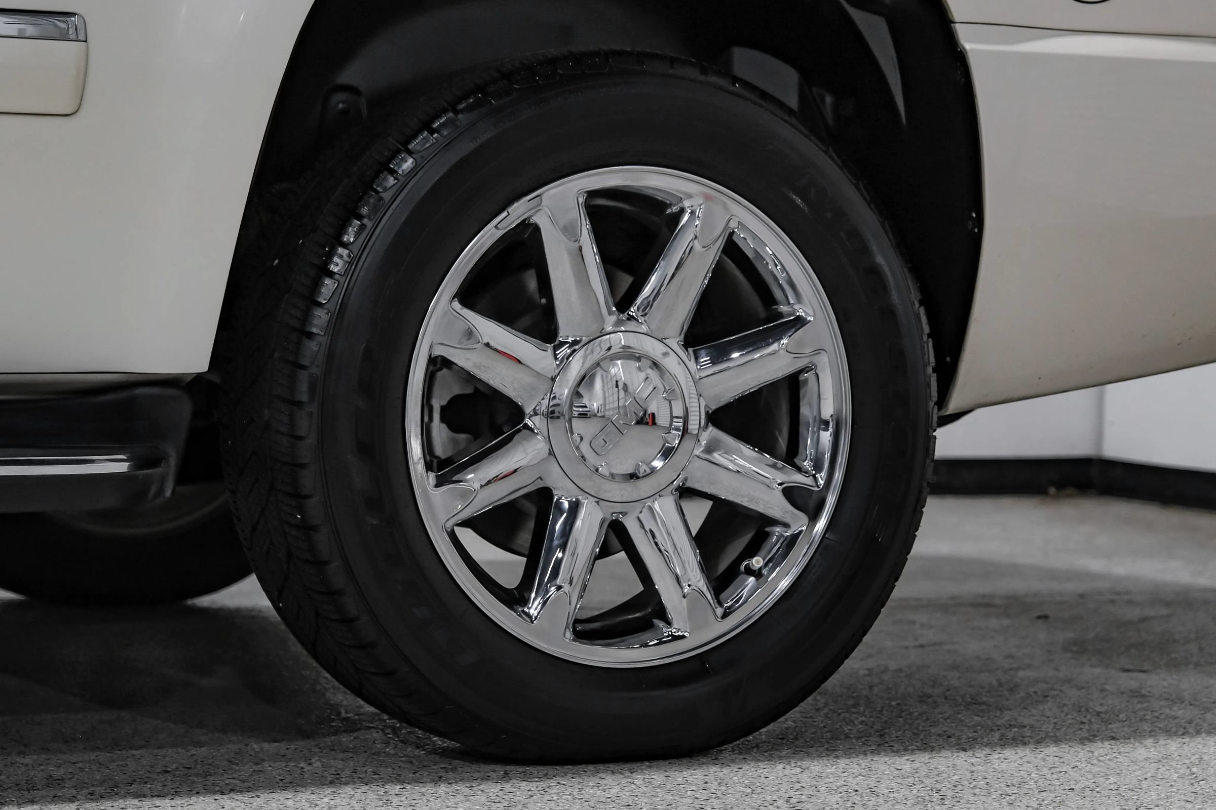 Used 2014 GMC Yukon Denali RWD image 70