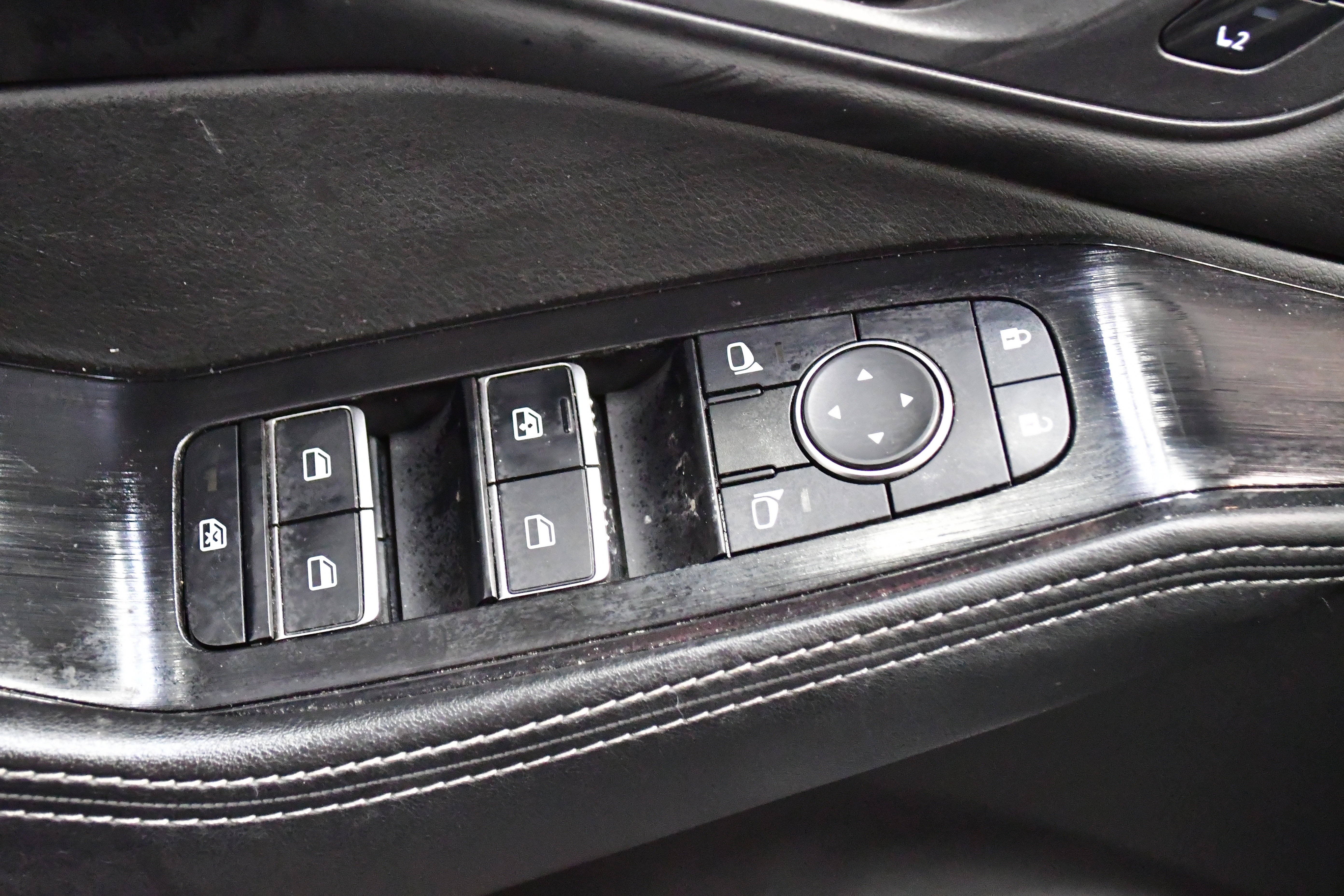 Used 2023 Nissan Rogue SL image 24