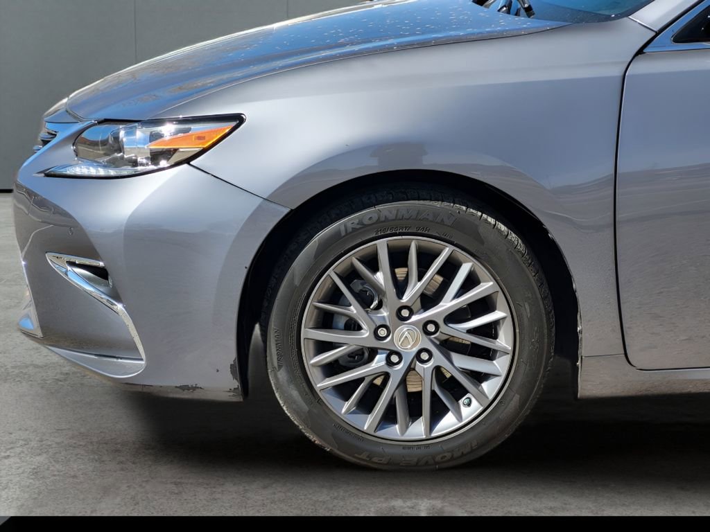 Used 2018 Lexus ES 350 w/ Navigation System Package image 10