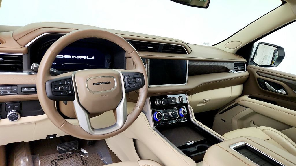 Used 2022 GMC Yukon XL Denali AWD/4WD image 13