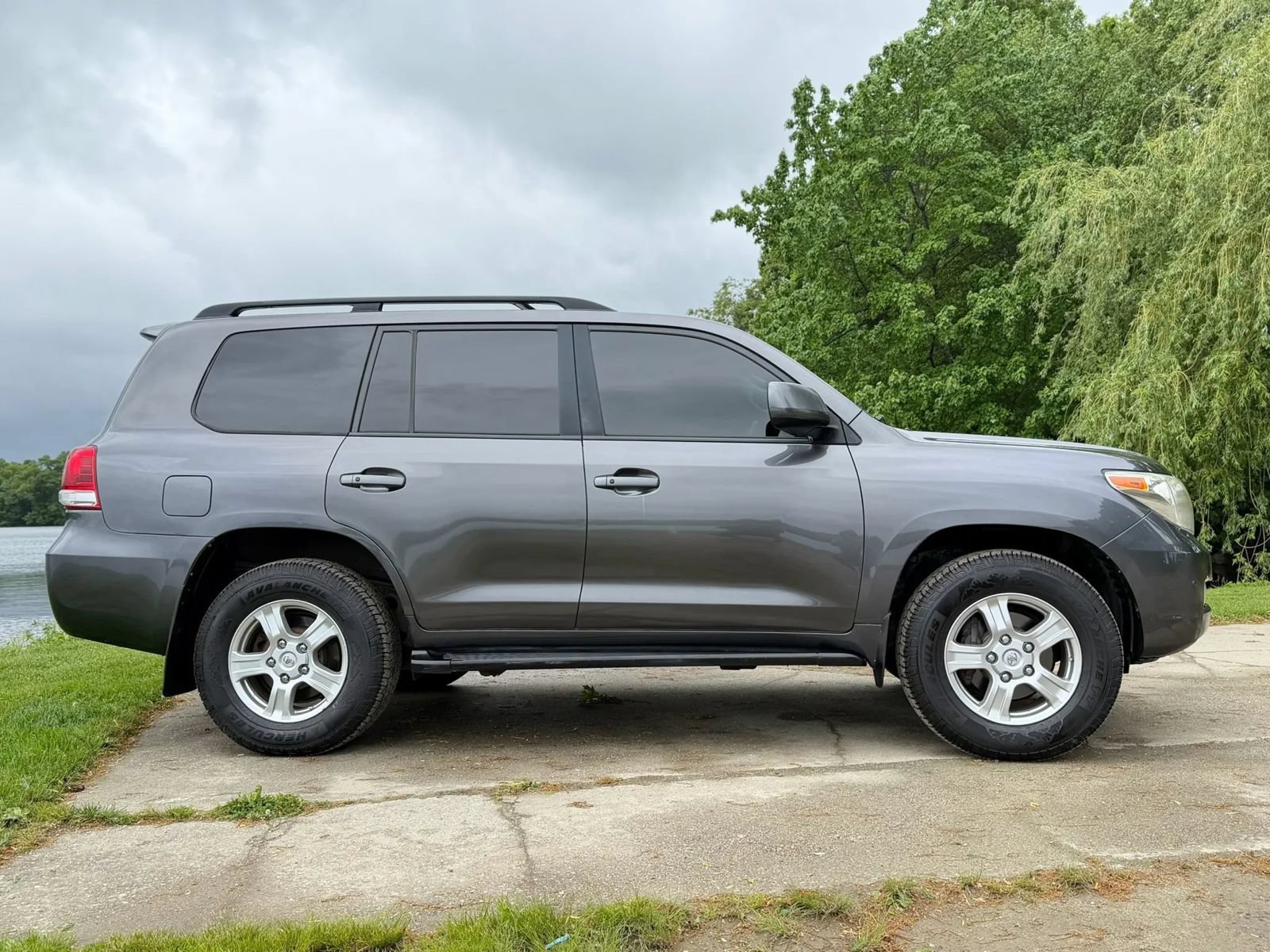 Used 2011 Toyota Land Cruiser w/ Upgrade Pkg AWD/4WD image 24