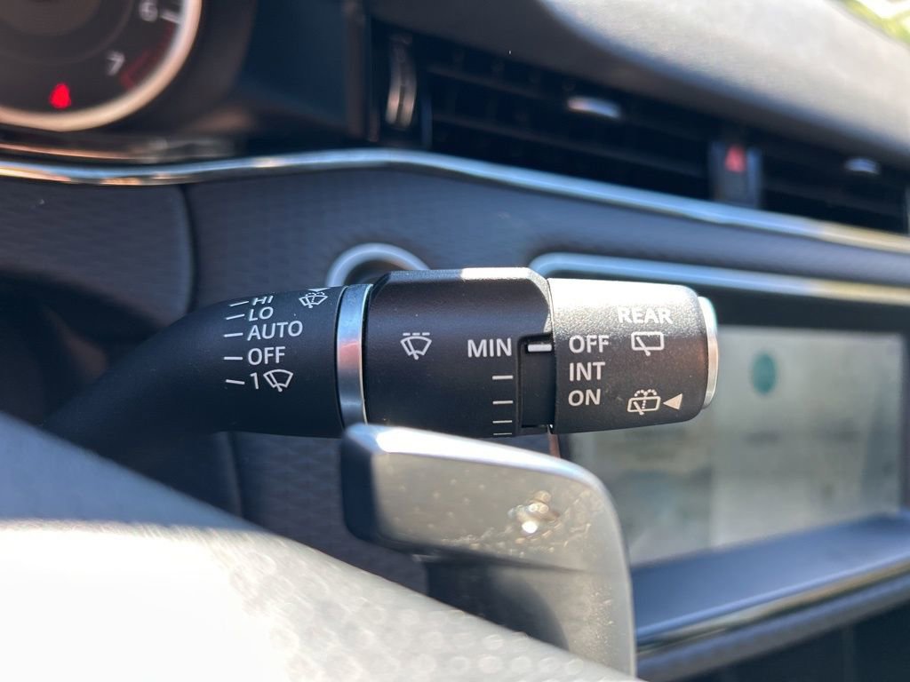 Used 2023 Land Rover Range Rover Evoque R-Dynamic S image 30