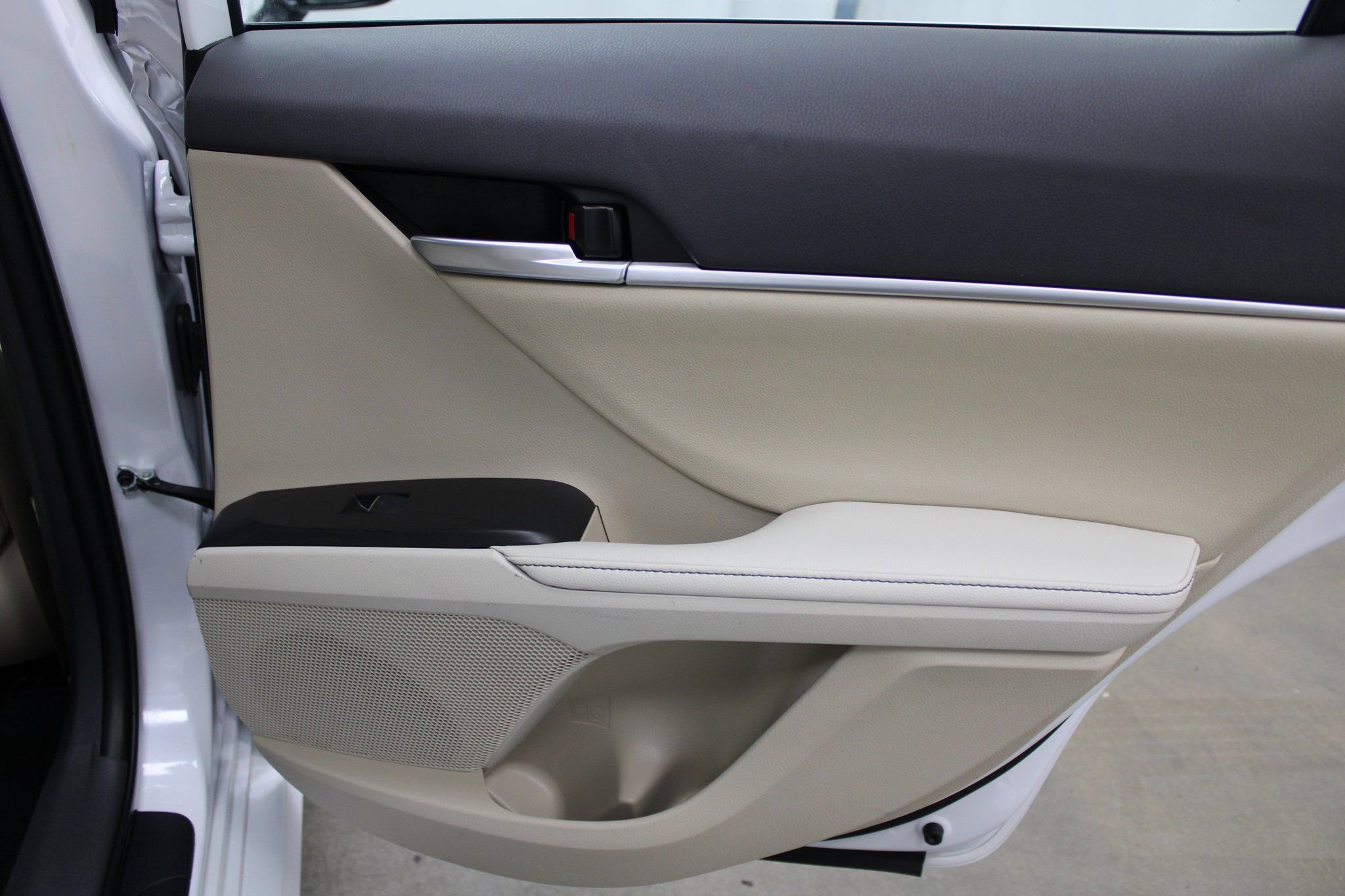 Used 2023 Toyota Camry XLE image 23