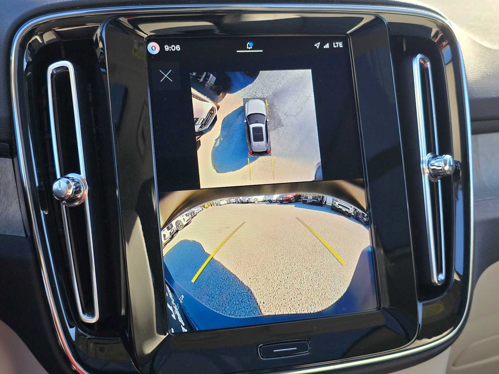 Certified 2026 Volvo XC40 B5 Plus AWD/4WD image 27
