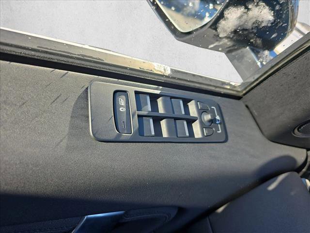 Used 2025 Land Rover Discovery Sport S image 26