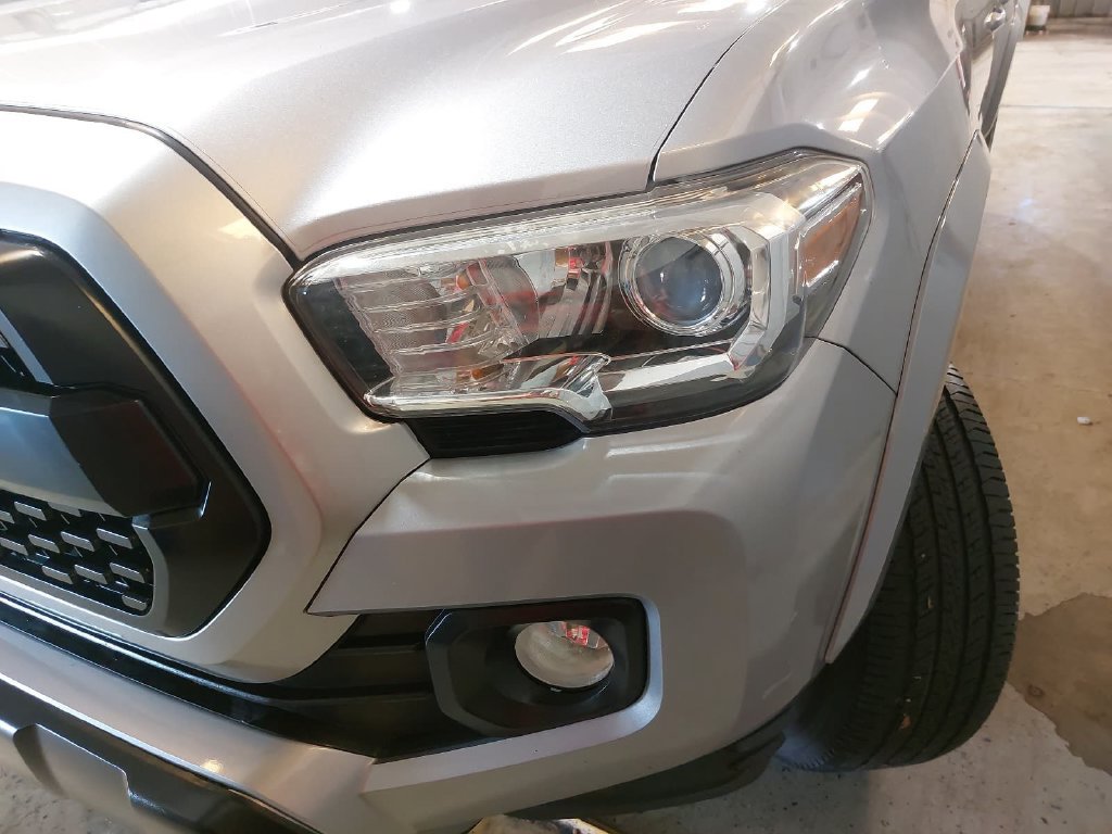 Used 2018 Toyota Tacoma SR5 RWD image 30