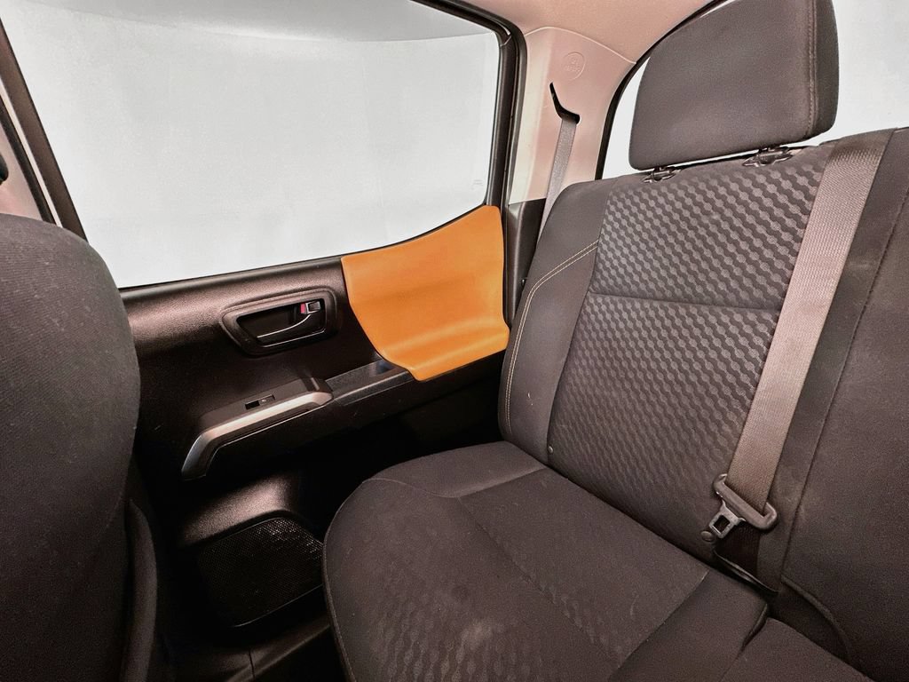 Used 2020 Toyota Tacoma SR5 RWD image 12