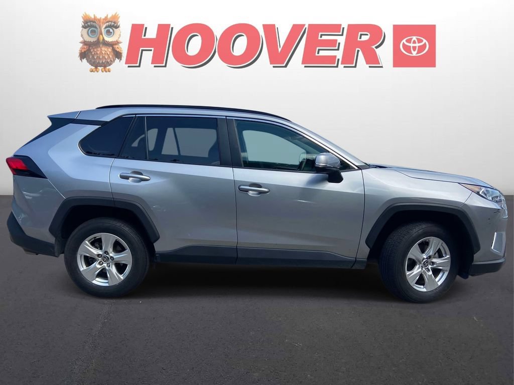 Used 2021 Toyota RAV4 XLE FWD image 2
