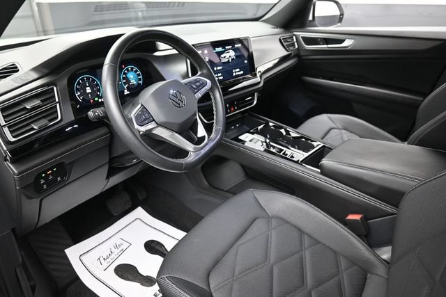 Used 2024 Volkswagen Atlas Cross Sport SE w/ Black Wheel Package FWD image 19