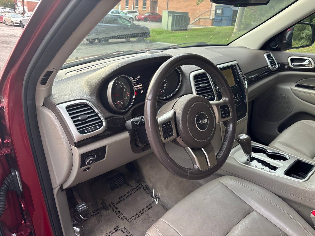 Used 2012 Jeep Grand Cherokee Laredo AWD/4WD image 16
