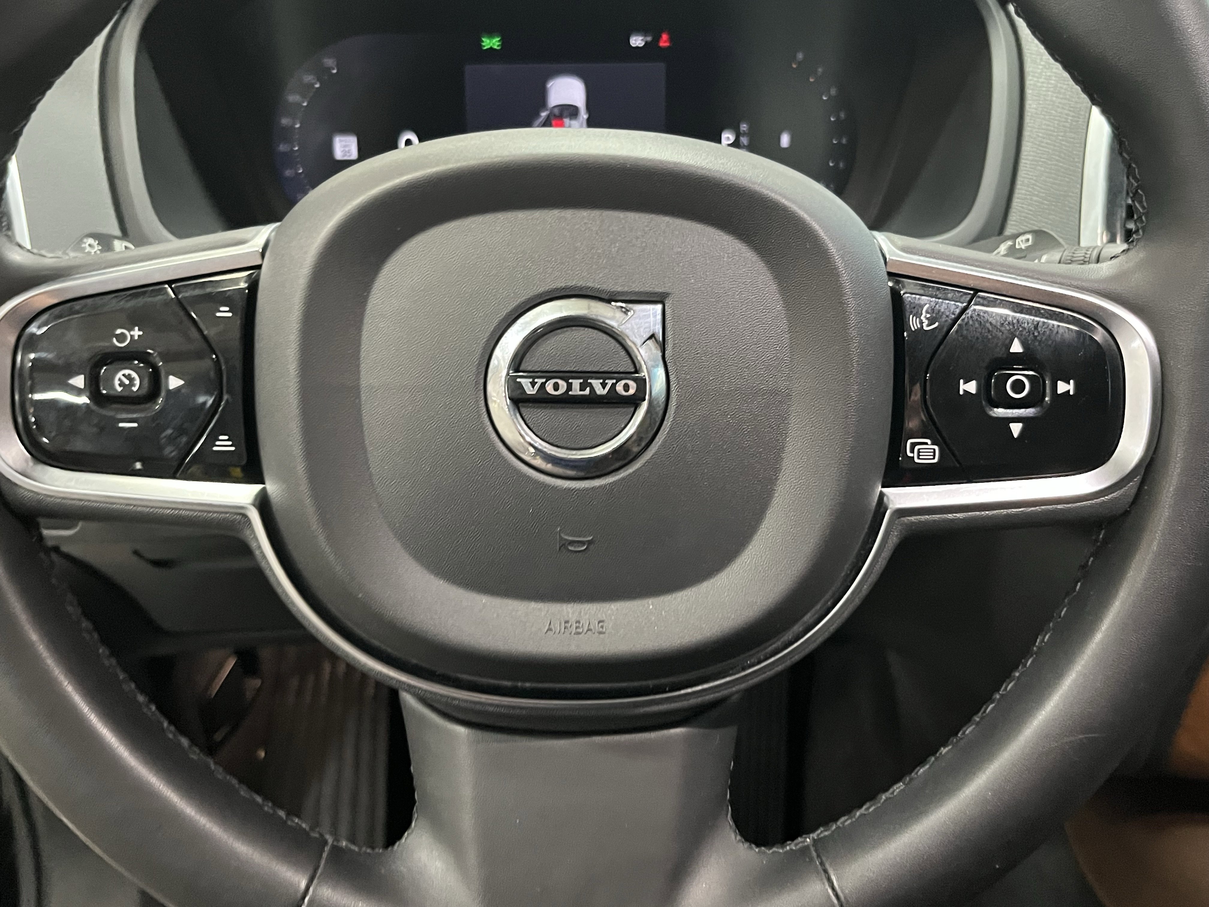 Used 2024 Volvo XC90 B6 Plus AWD/4WD image 21