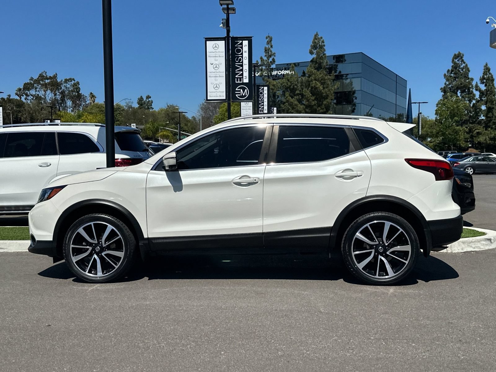 Used 2018 Nissan Rogue Sport SL FWD image 6