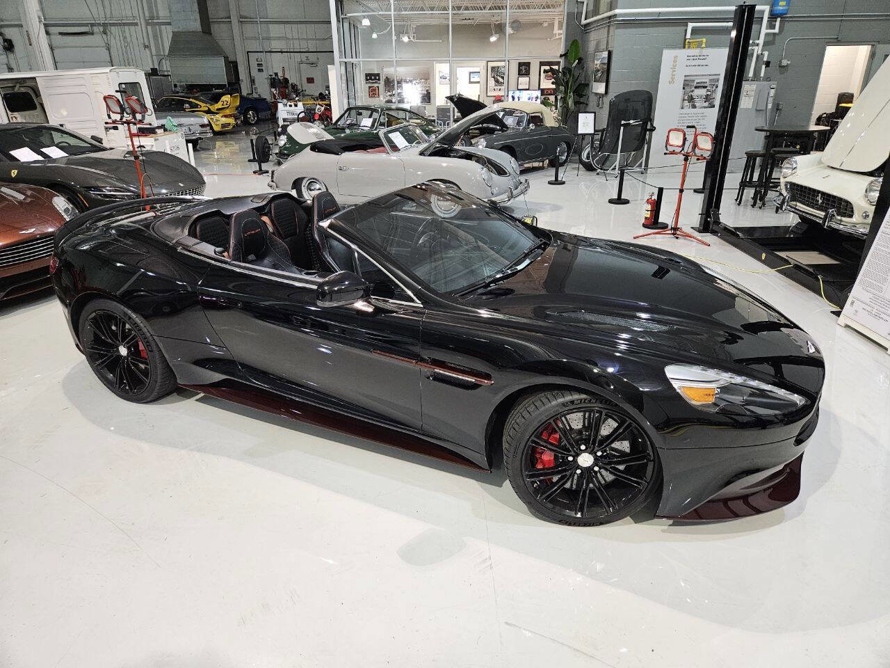 Used 2014 Aston Martin Vanquish Volante image 23