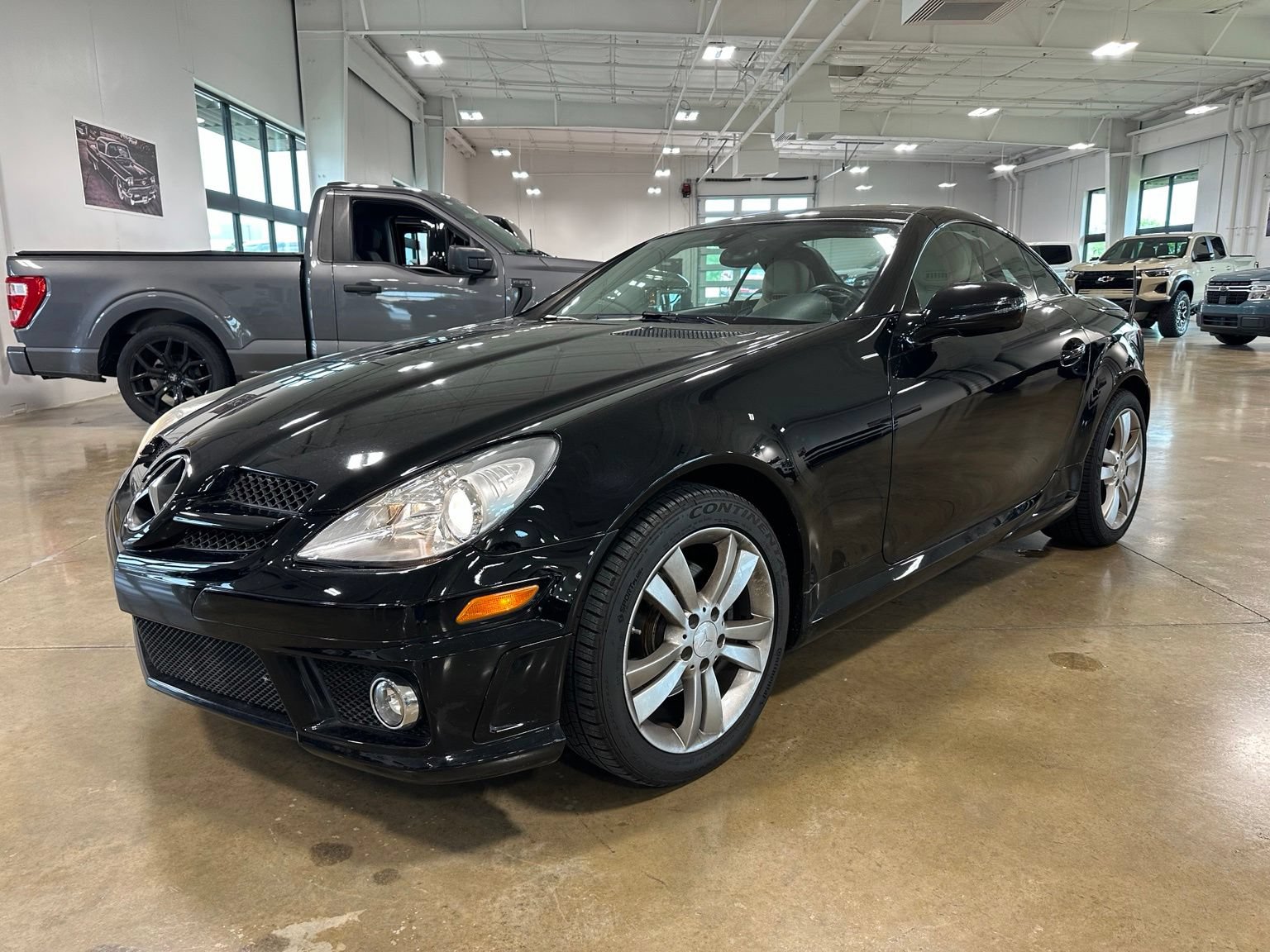 Used 2011 Mercedes-Benz SLK 300 image 3