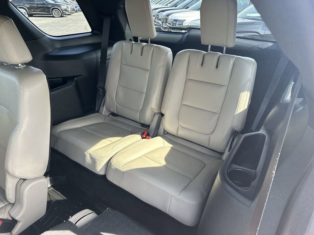 Used 2018 Ford Explorer XLT w/ Equipment Group 202A image 24