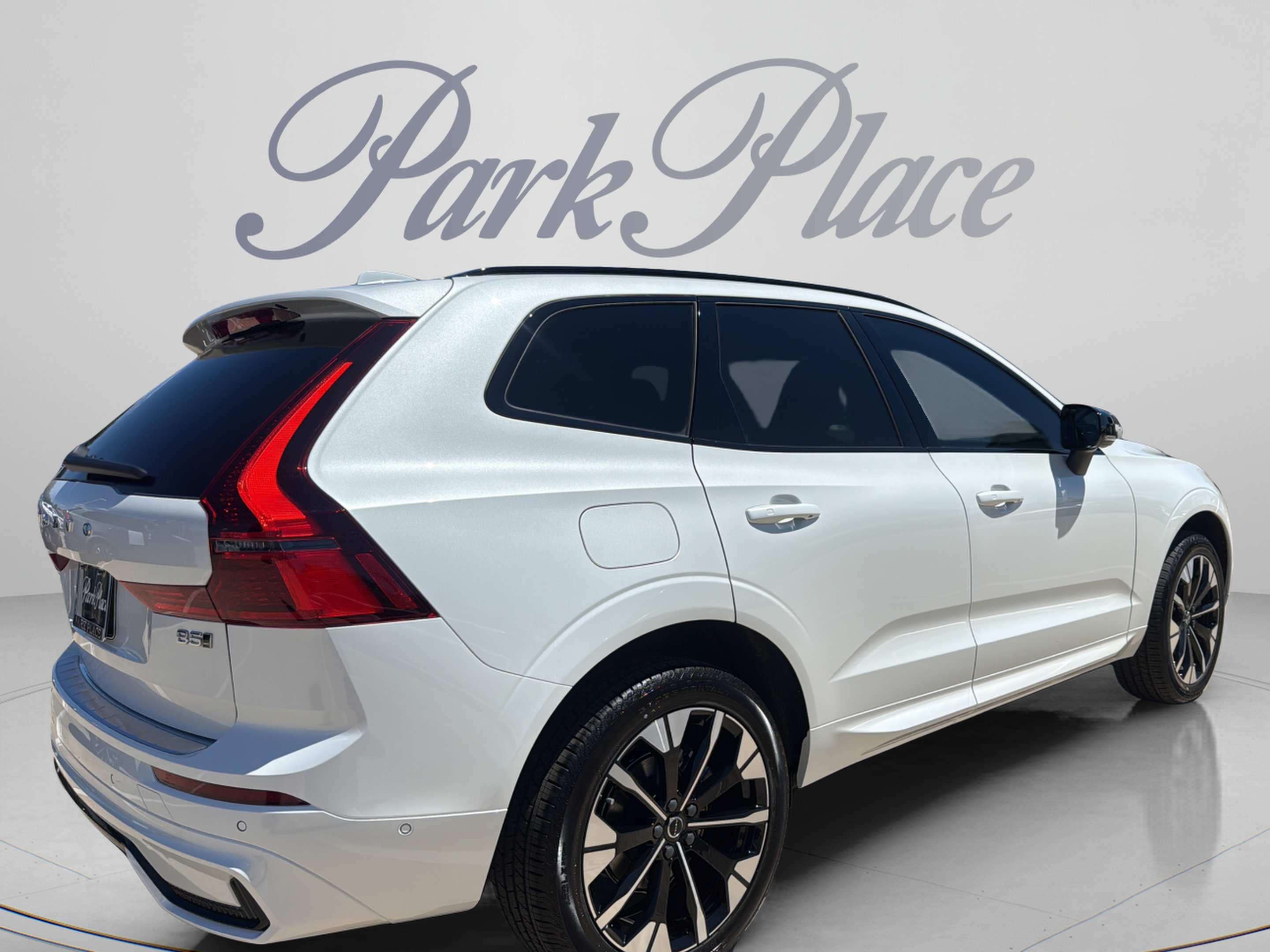 New 2027 Volvo XC60 B5 Plus AWD/4WD image 6