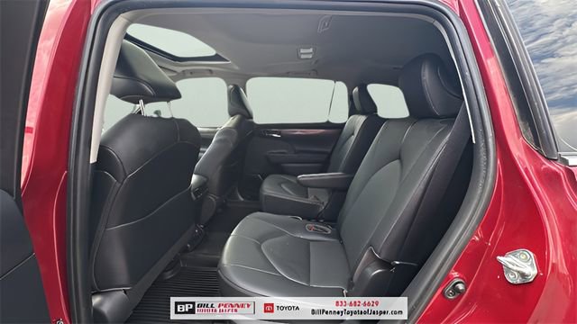 Used 2021 Toyota Highlander Limited image 13