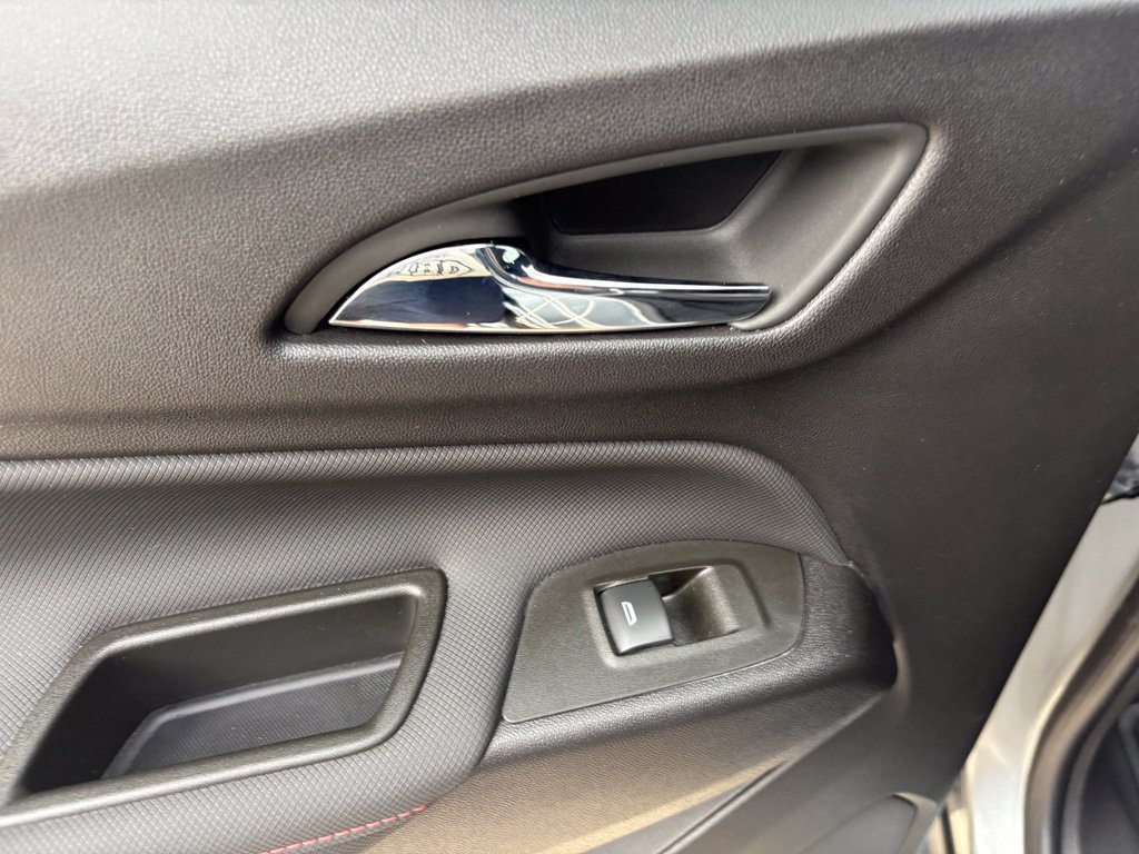 Used 2024 Chevrolet Equinox RS FWD image 40