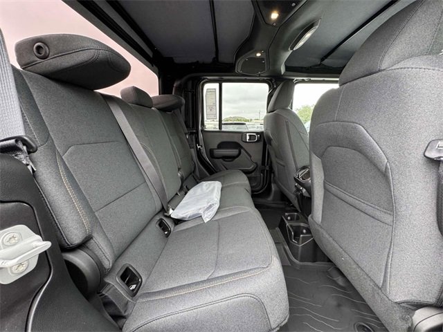 New 2025 Jeep Gladiator Sport image 15