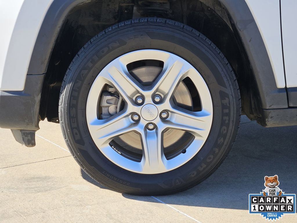 Used 2023 Jeep Compass Latitude image 16