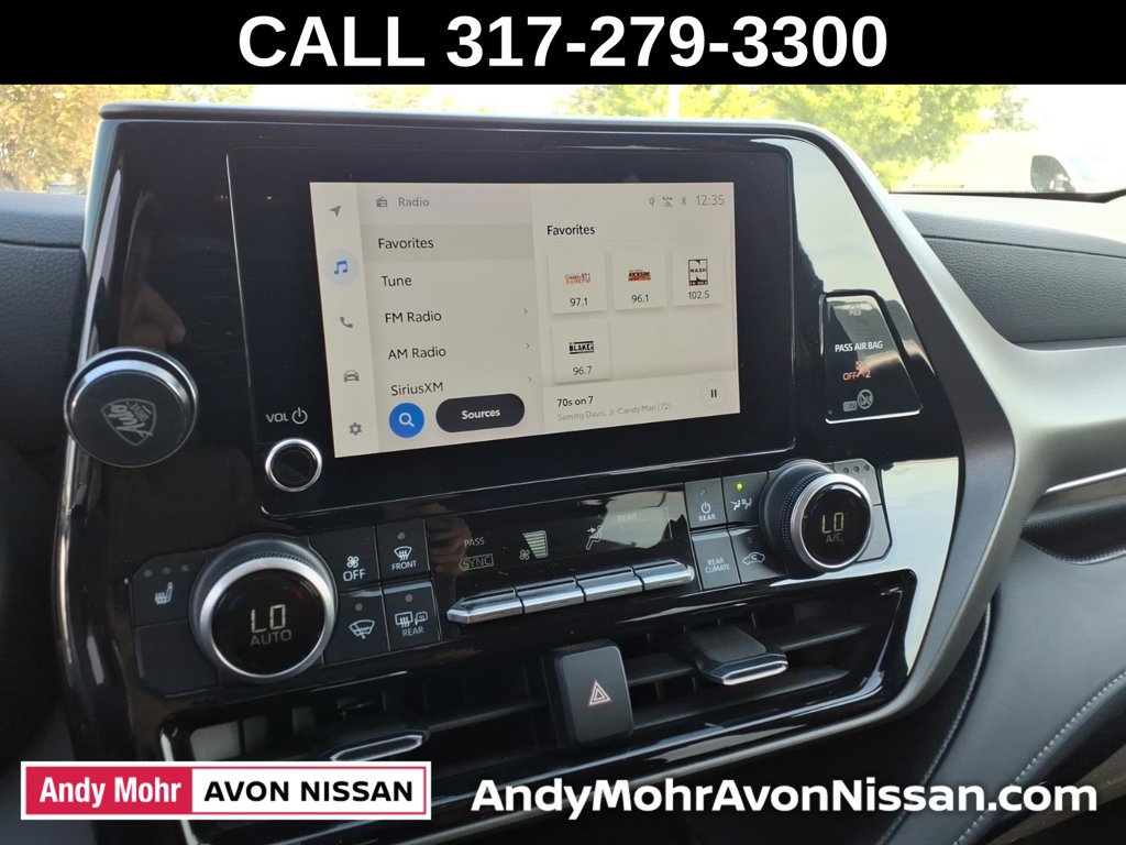 Used 2024 Toyota Highlander XLE AWD/4WD image 31