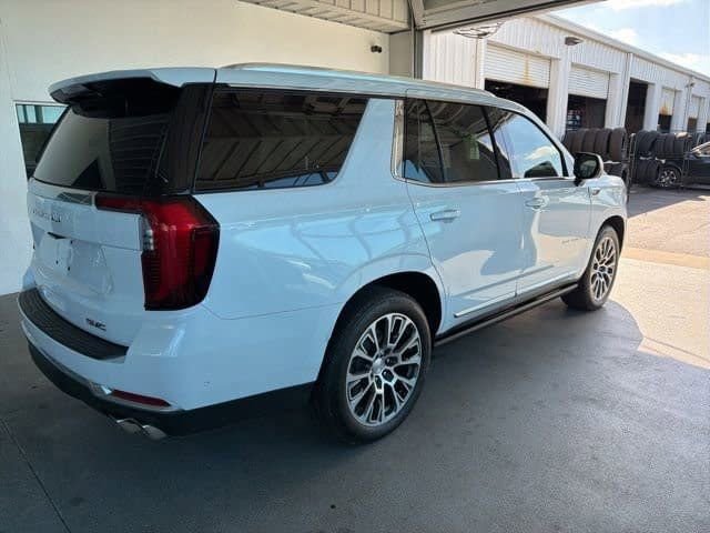 Used 2026 GMC Yukon Denali w/ Denali Reserve Package image 14