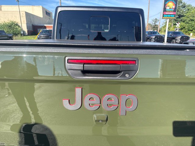 Used 2023 Jeep Gladiator Rubicon w/ Cold Weather Group AWD/4WD image 10