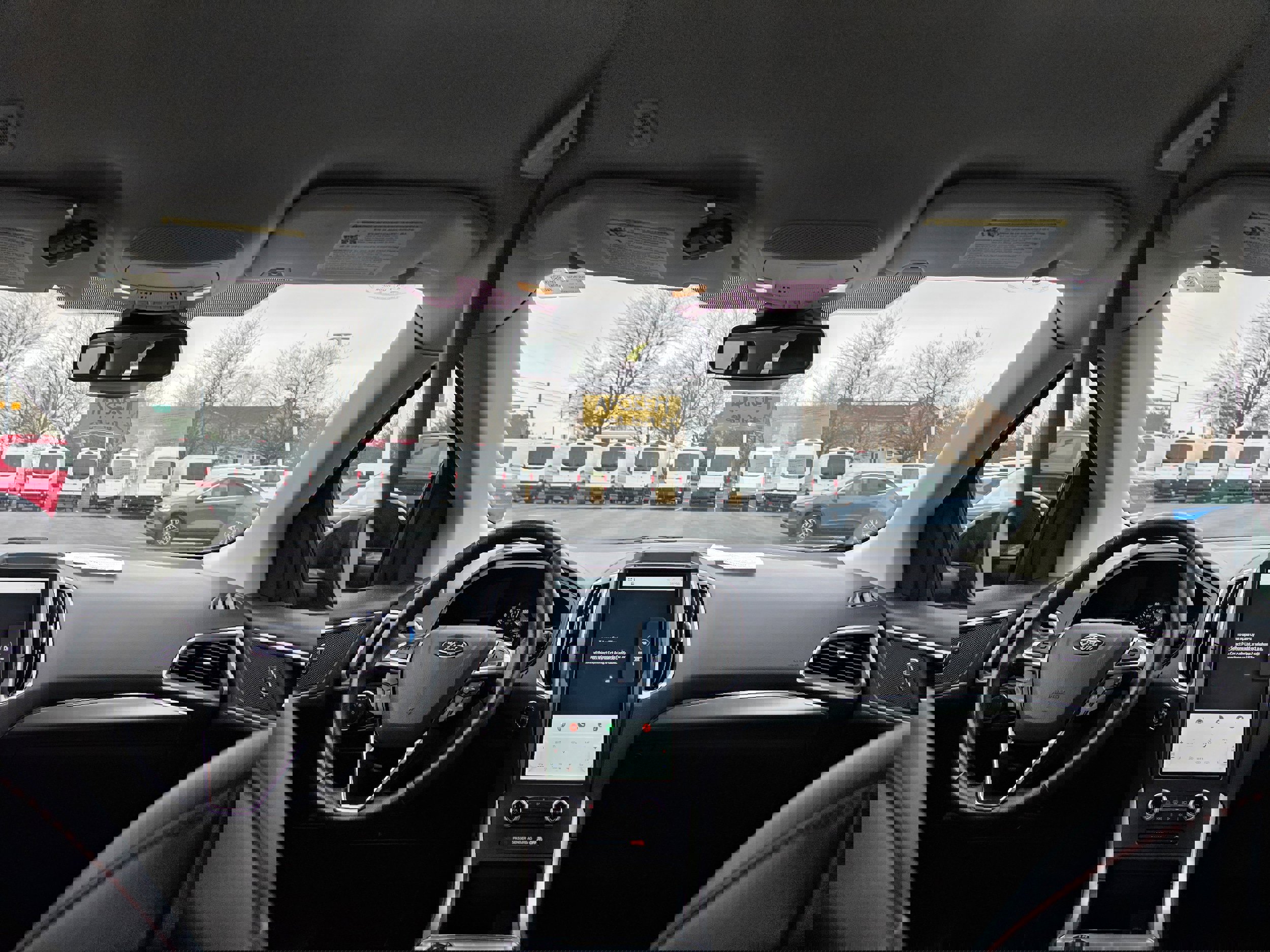 Used 2023 Ford Edge SEL w/ Sport Appearance Package image 11