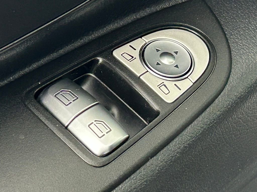Used 2022 Mercedes-Benz Metris image 28