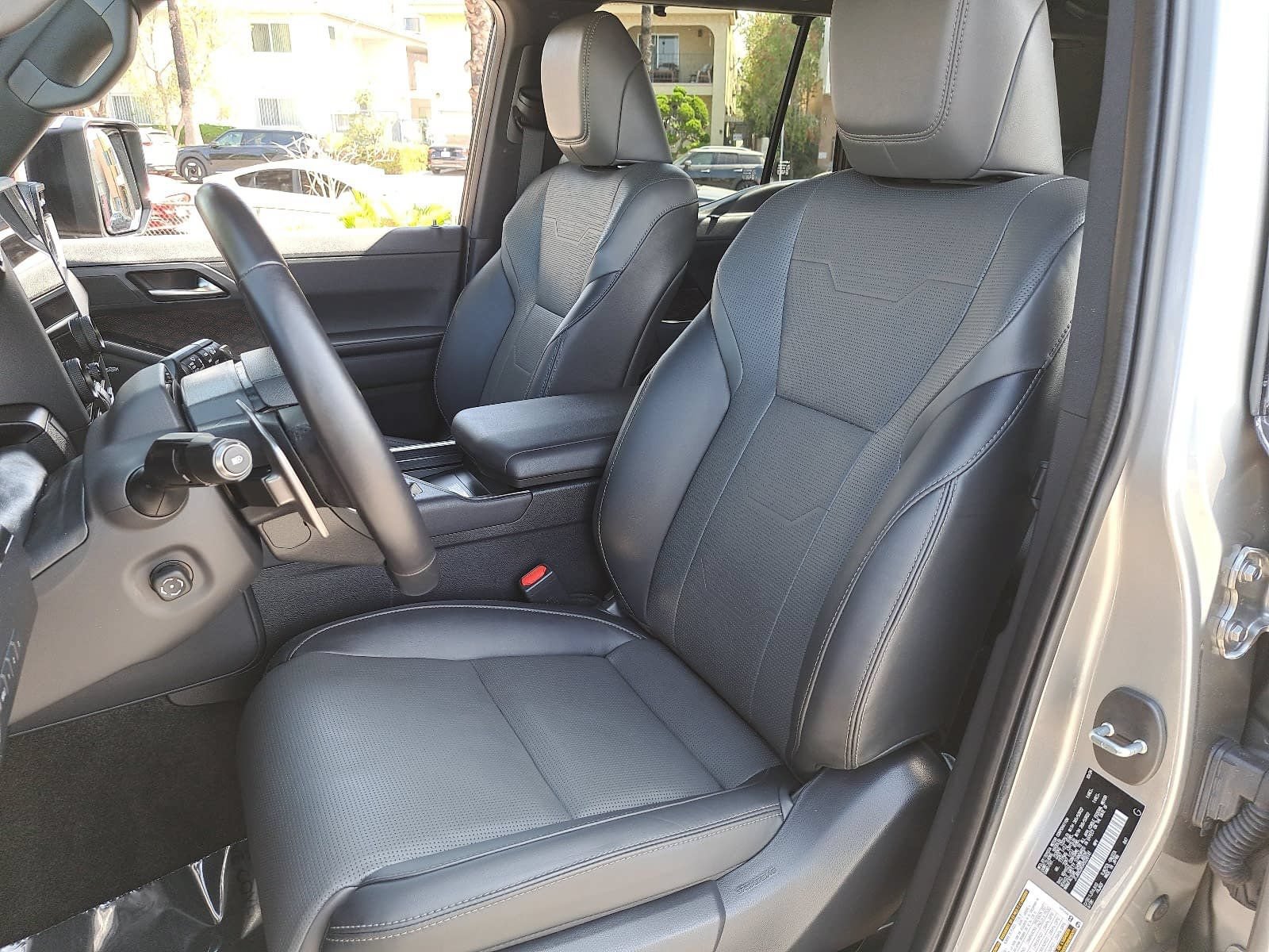 Used 2024 Lexus GX 550 w/ Accessory Package (2T) AWD/4WD image 17