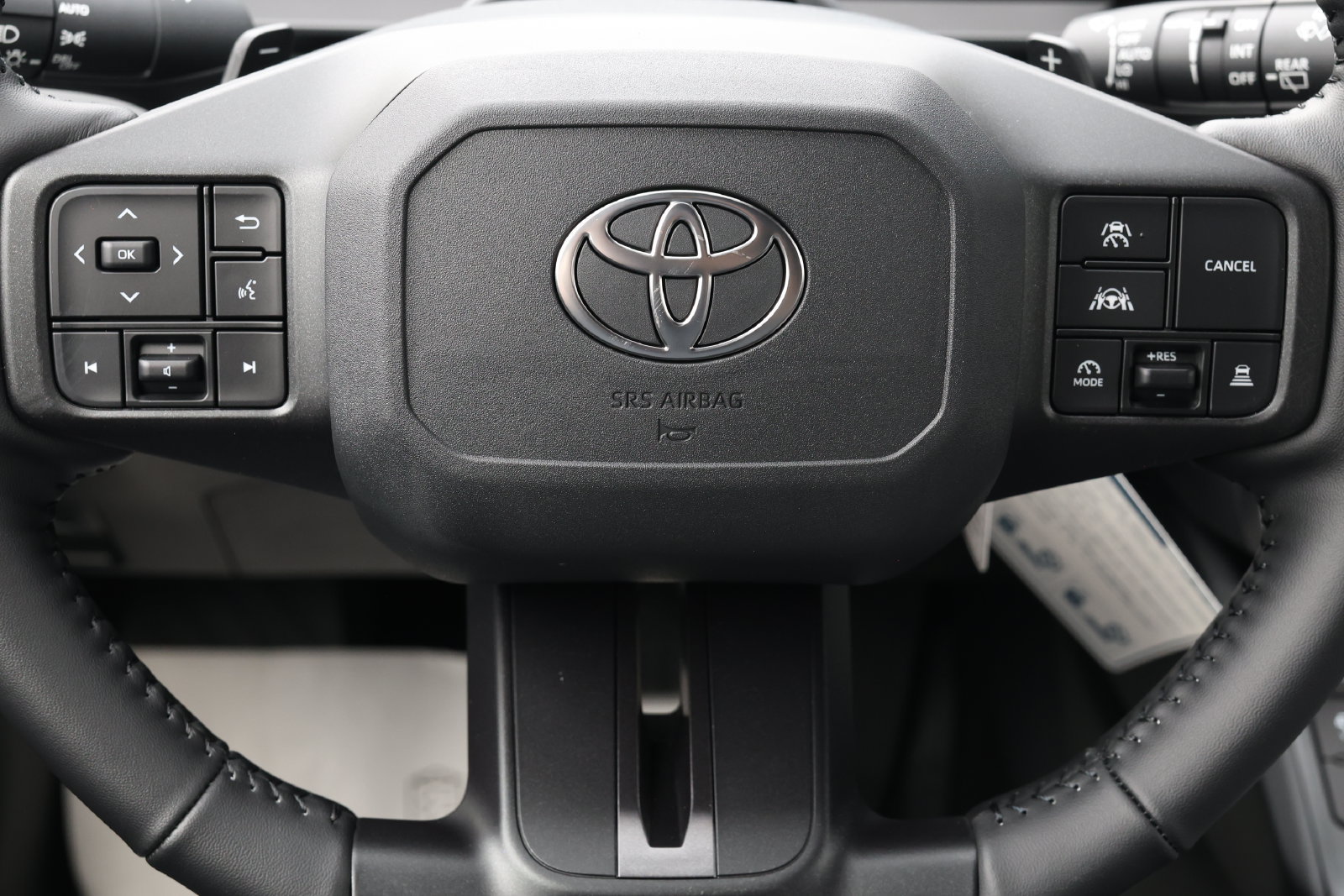 New 2026 Toyota RAV4 XSE AWD/4WD image 18