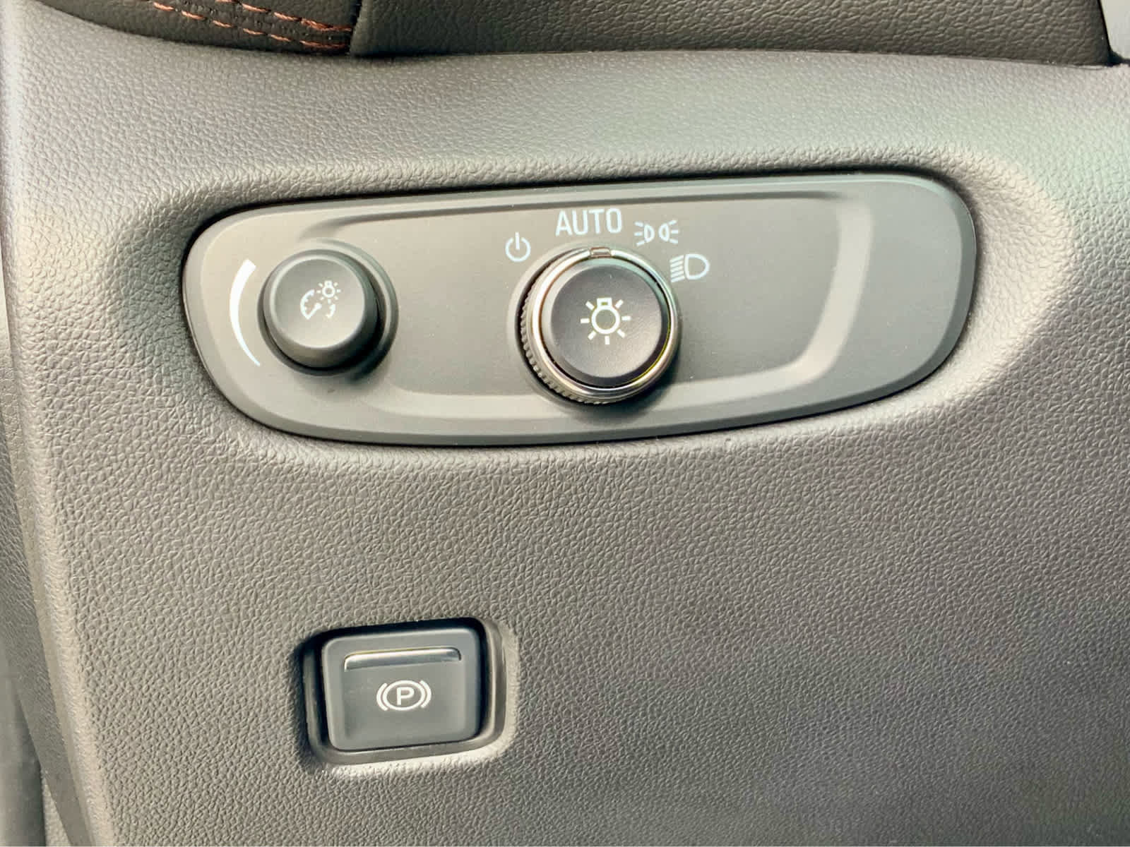 Used 2022 Chevrolet Blazer Premier image 48