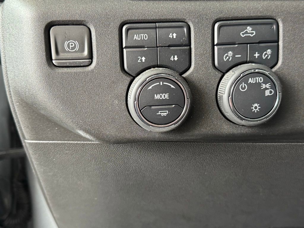 Used 2023 Chevrolet Silverado 1500 LT w/ Z71 Off-Road Package image 36