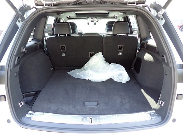 New 2025 Jeep Grand Cherokee Overland w/ Adv Protech Group III image 6