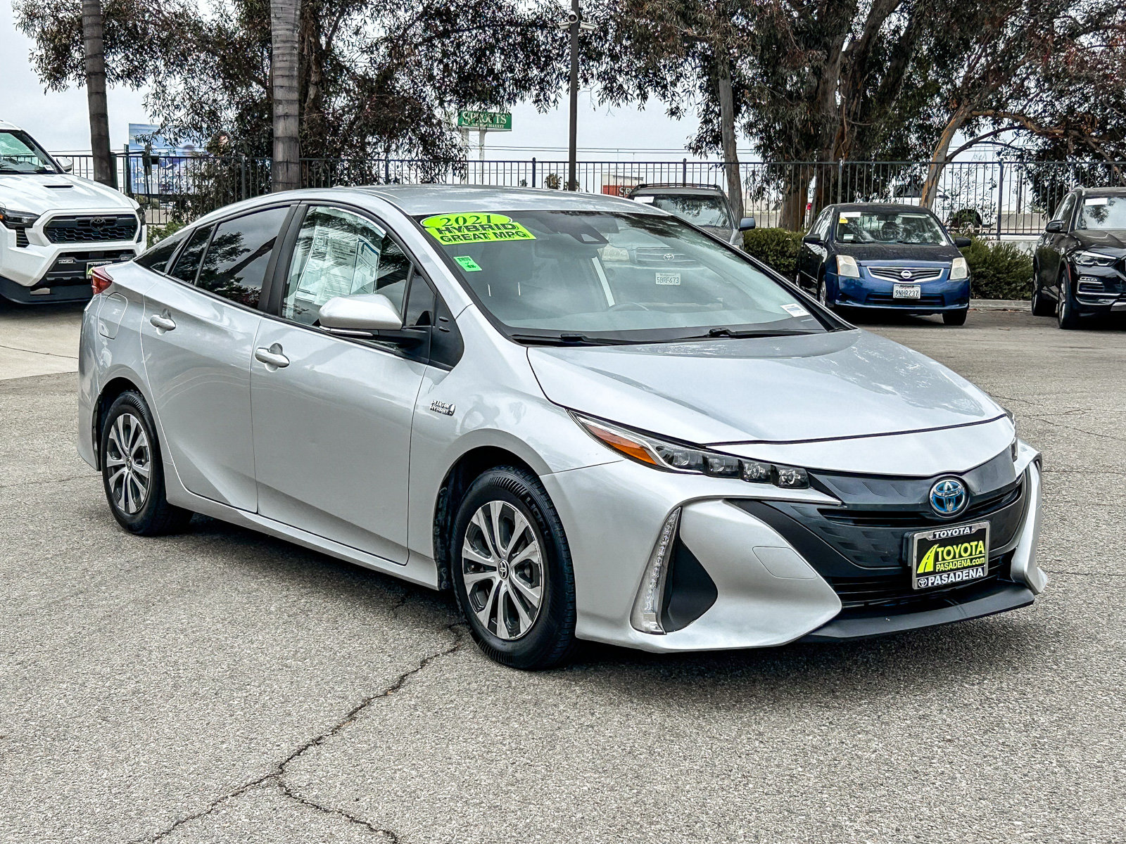 Used 2021 Toyota Prius Prime XLE w/ Carpet Mat Package (TMS) FWD image 3