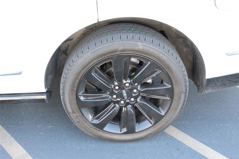 Used 2022 Lincoln Navigator Reserve image 46