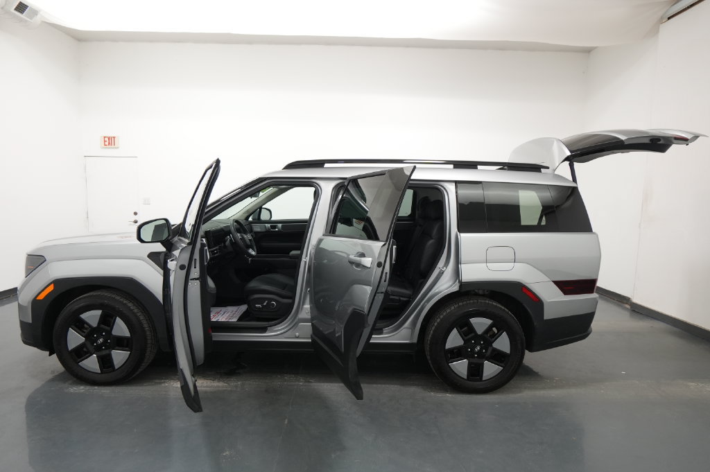 Used 2025 Hyundai Santa Fe SEL AWD/4WD image 28