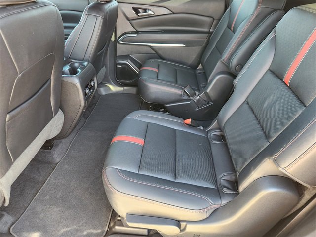 Used 2024 Chevrolet Traverse RS image 30